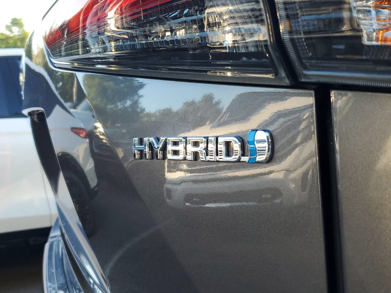 2022 Toyota Highlander Hybrid Platinum