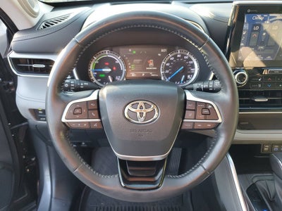 2022 Toyota Highlander Hybrid Platinum
