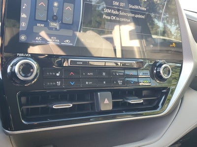 2022 Toyota Highlander Hybrid Platinum