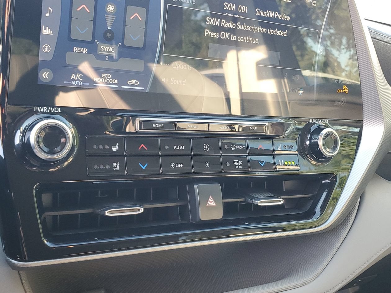2022 Toyota Highlander Hybrid Platinum
