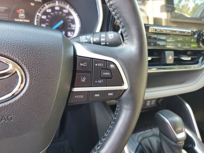 2022 Toyota Highlander Hybrid Platinum