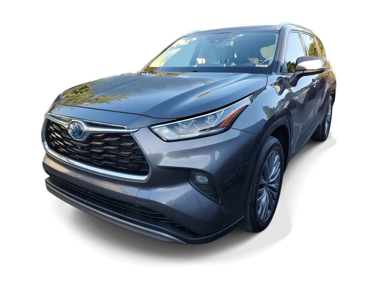 2022 Toyota Highlander Hybrid Platinum