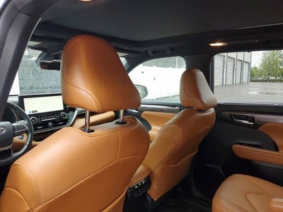 2023 Toyota Highlander Platinum