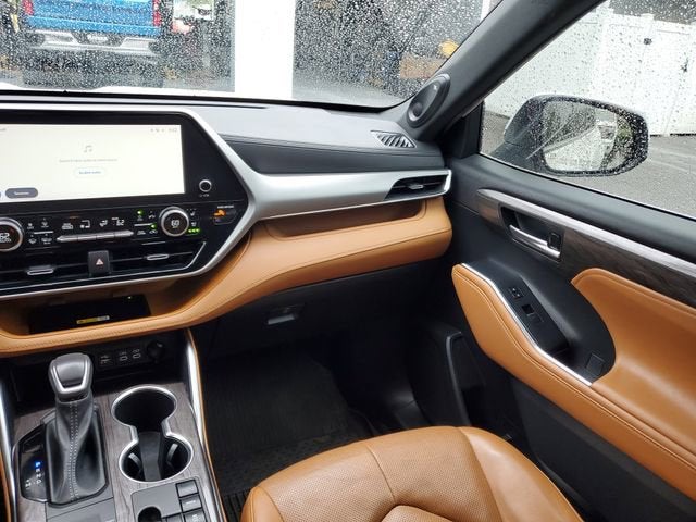 2023 Toyota Highlander Platinum