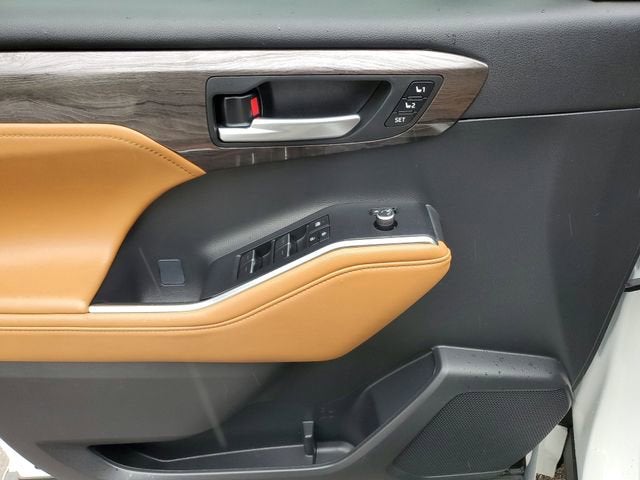 2023 Toyota Highlander Platinum