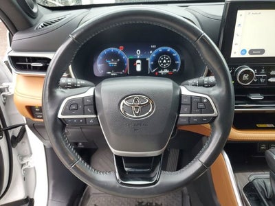 2023 Toyota Highlander Platinum