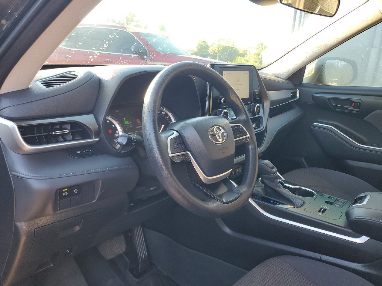 2023 Toyota Highlander L