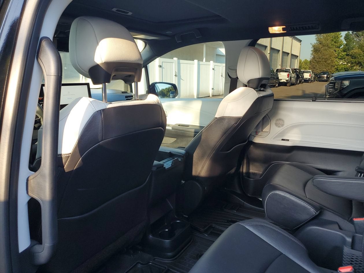 2025 Toyota Sienna XSE