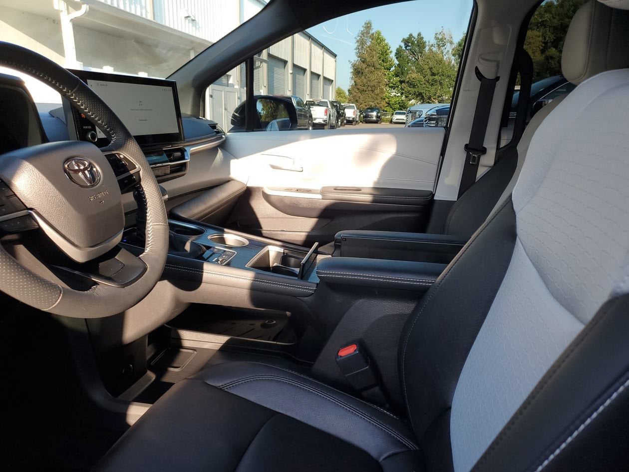 2025 Toyota Sienna XSE
