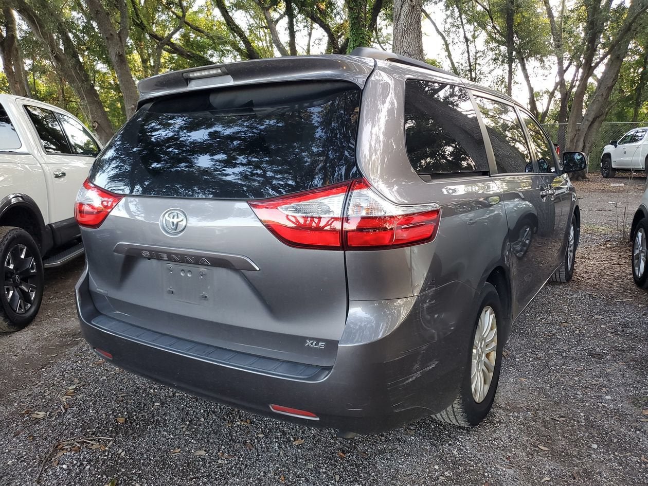2017 Toyota Sienna Limited 7 Passenger