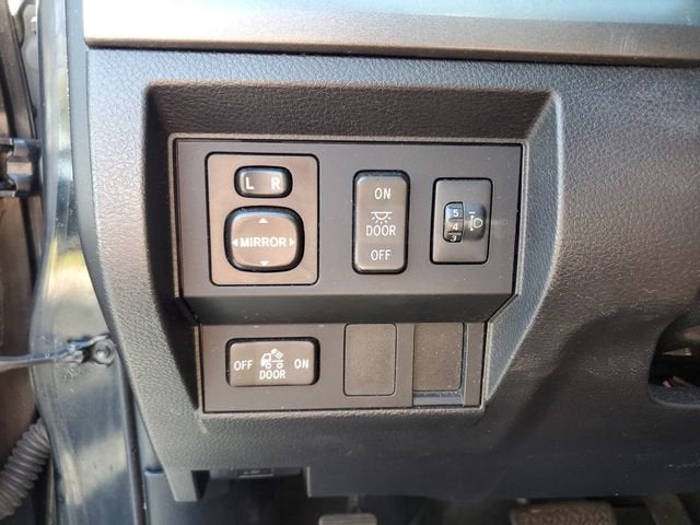 2014 Toyota Tundra SR5 5.7L V8