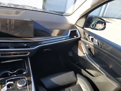 2025 BMW X7 xDrive40i