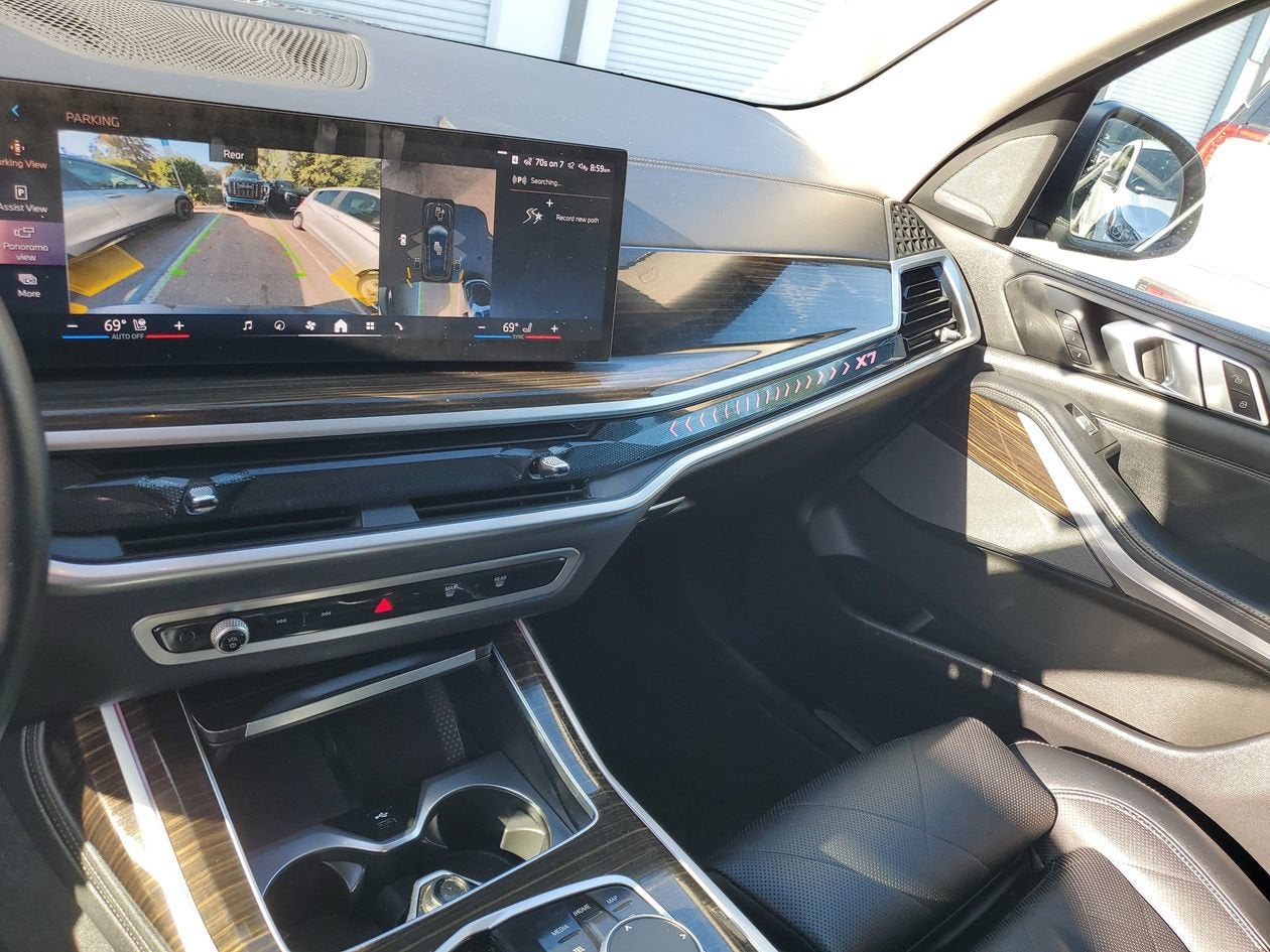 2025 BMW X7 xDrive40i