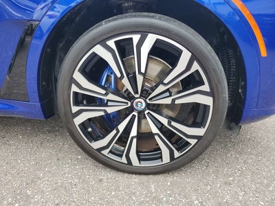 2024 BMW X7 M60i