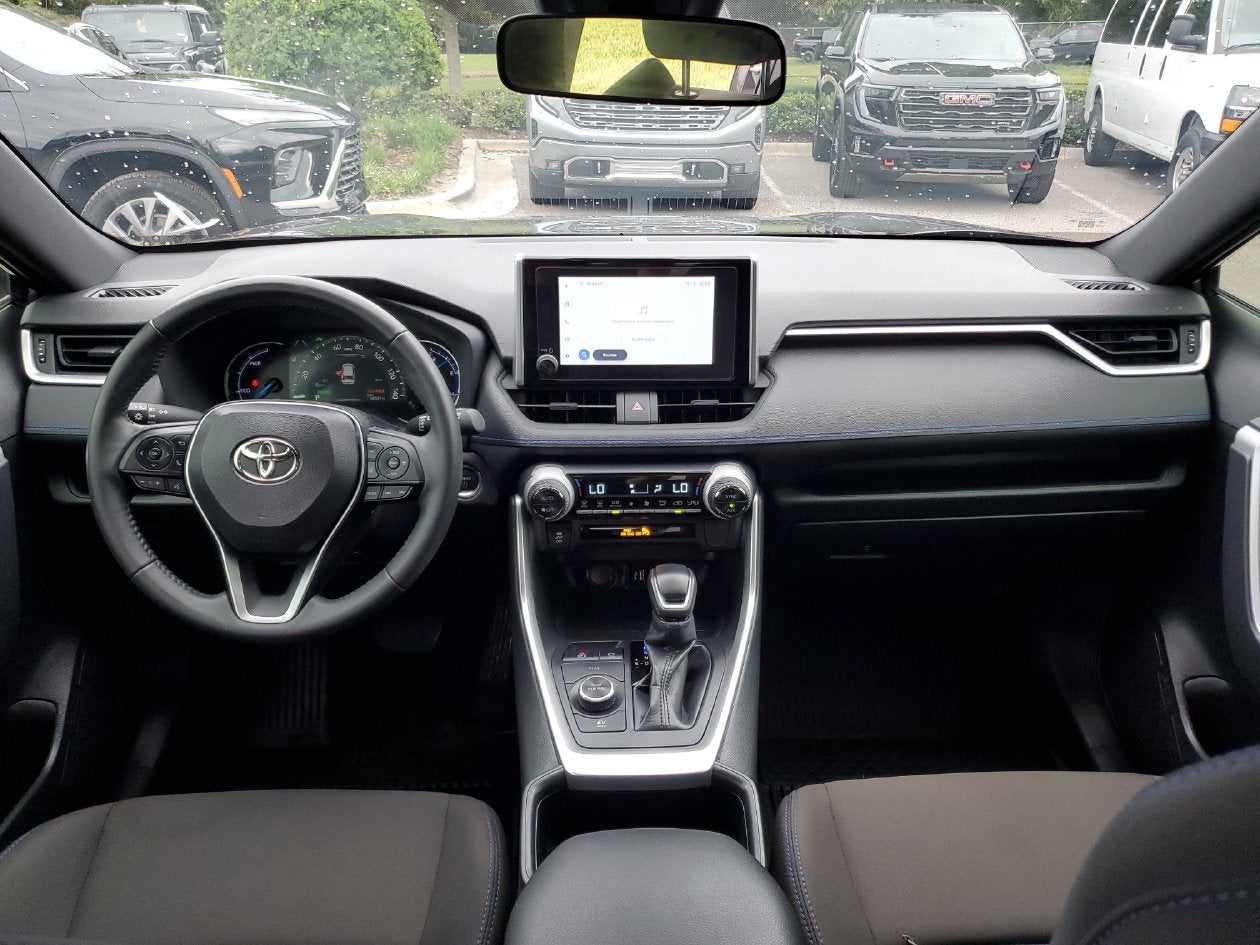 2025 Toyota RAV4 Hybrid SE