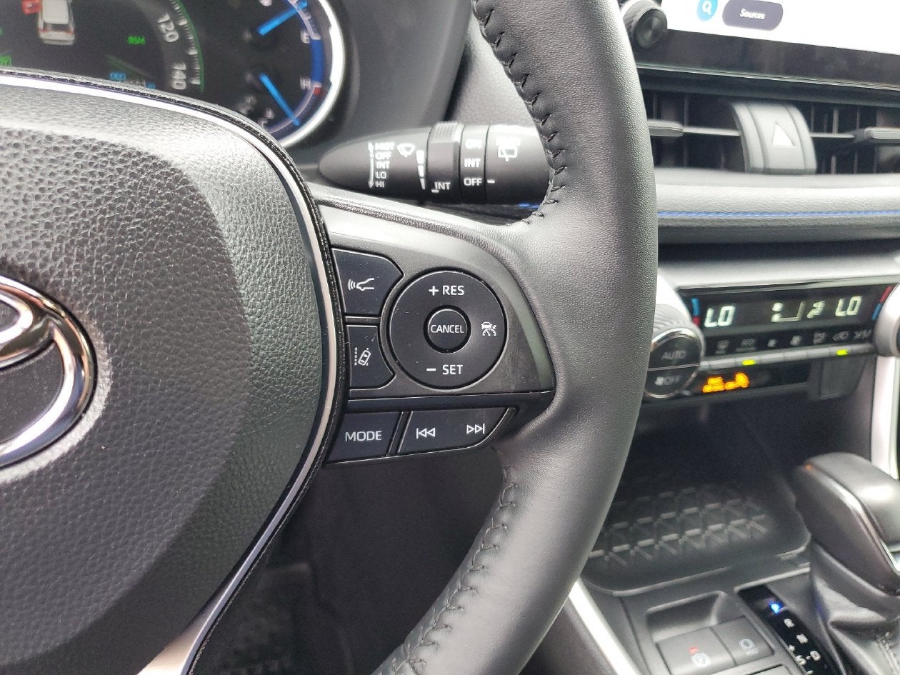 2025 Toyota RAV4 Hybrid SE
