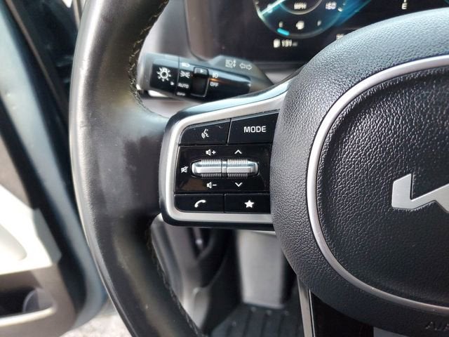 2023 Kia Carnival SX