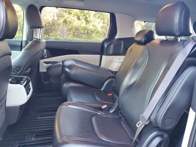 2023 Kia Carnival SX