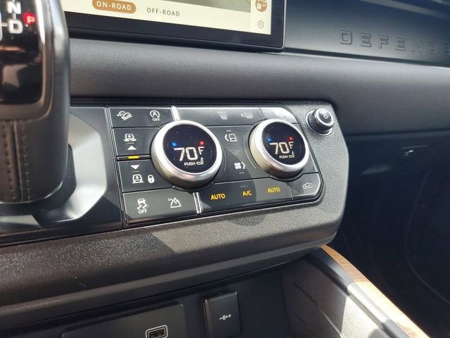 2023 Land Rover Defender X-Dynamic SE