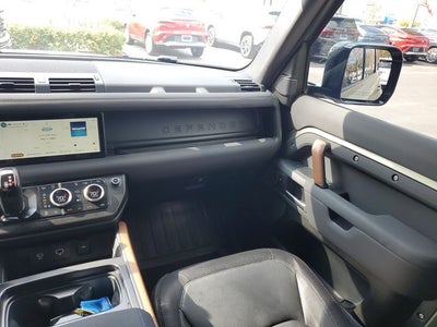 2023 Land Rover Defender X-Dynamic SE