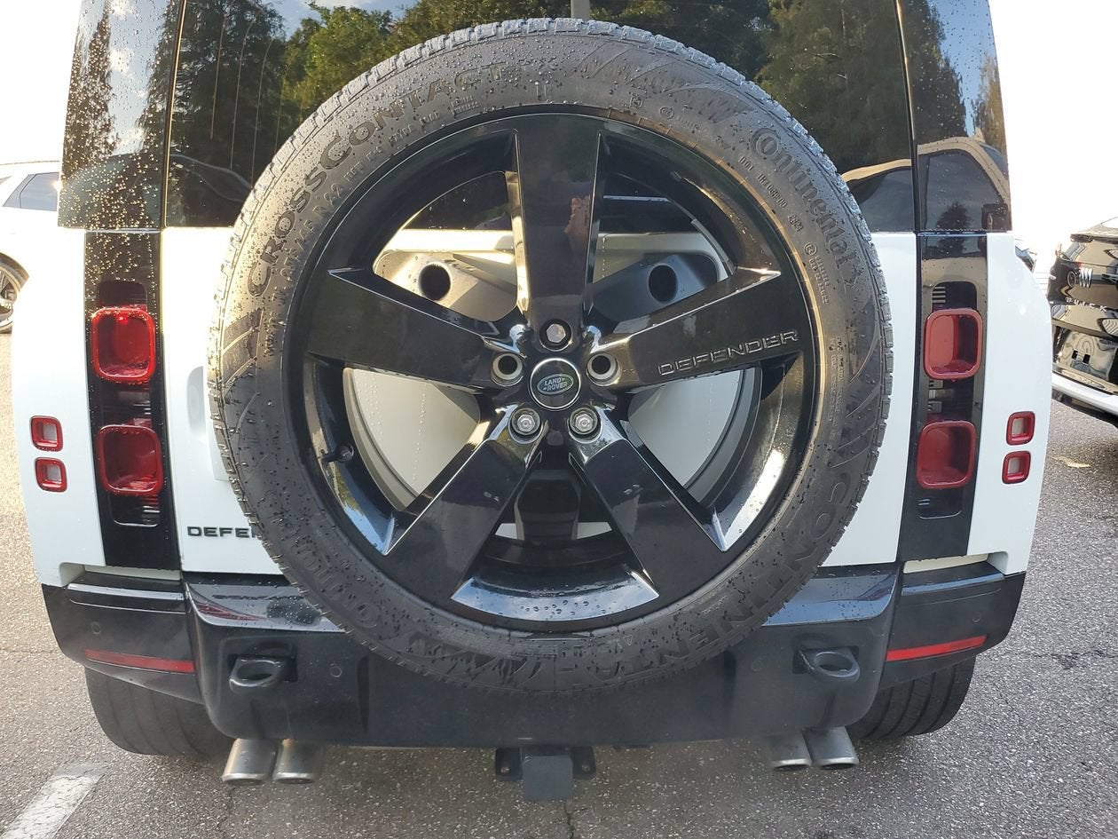 2025 Land Rover Defender X-Dynamic SE