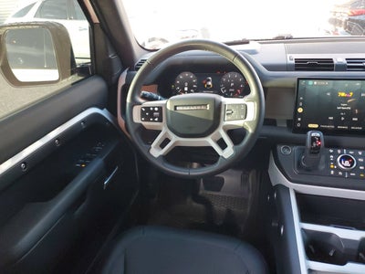 2025 Land Rover Defender X-Dynamic SE