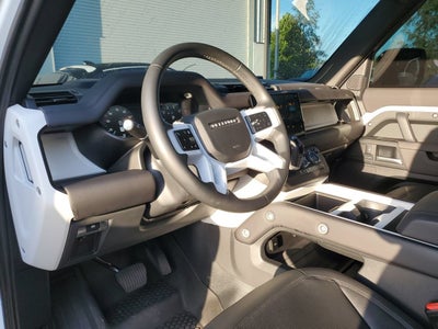 2025 Land Rover Defender X-Dynamic SE