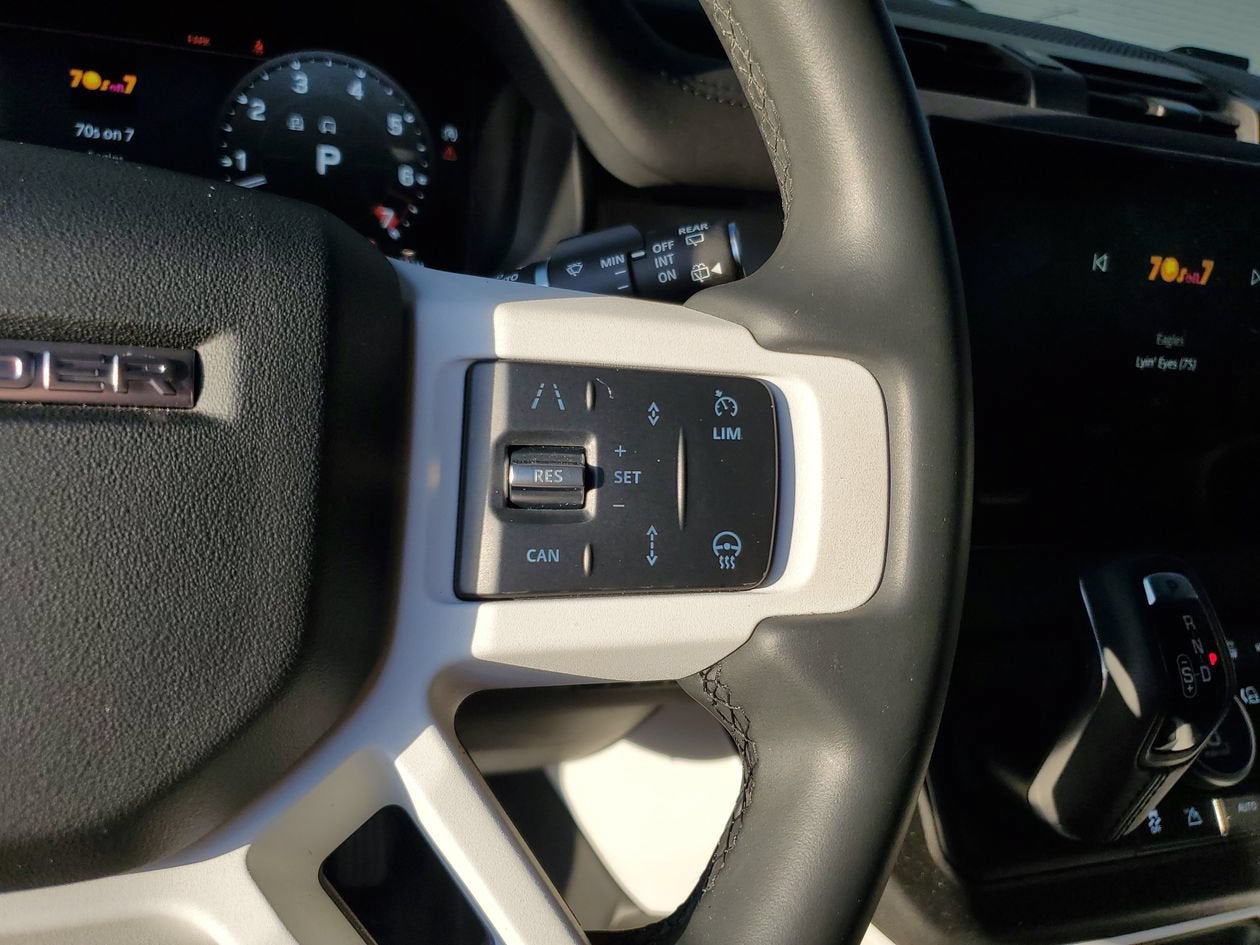 2025 Land Rover Defender X-Dynamic SE