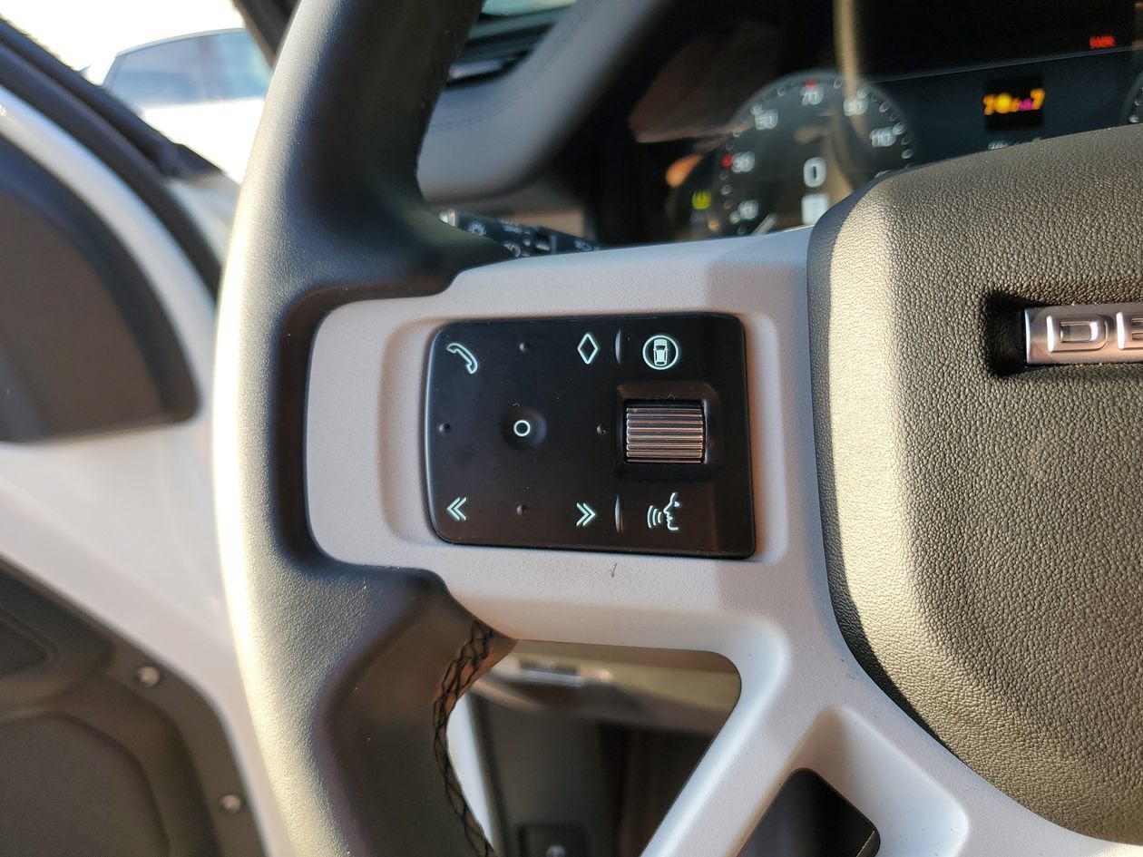 2025 Land Rover Defender X-Dynamic SE