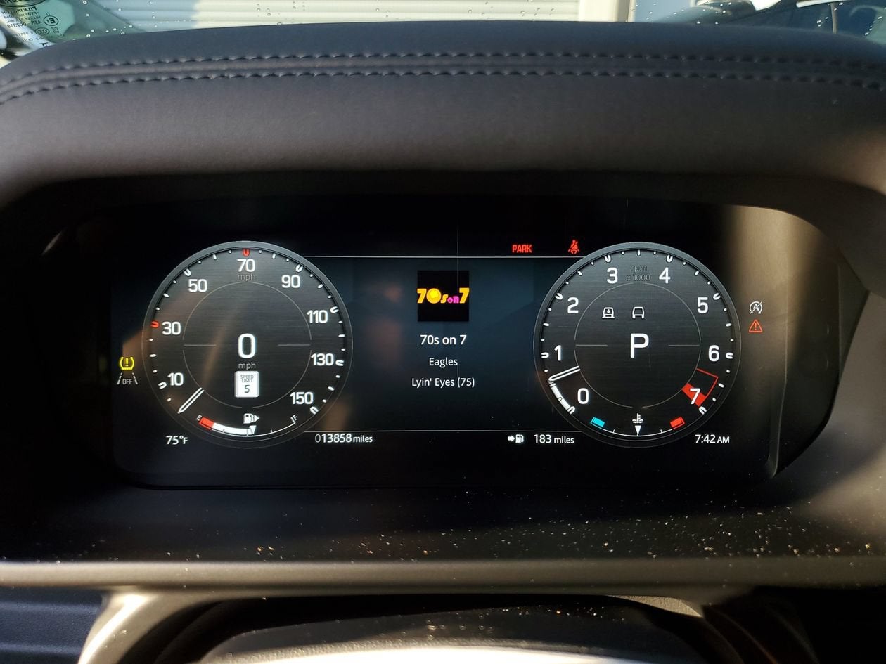 2025 Land Rover Defender X-Dynamic SE