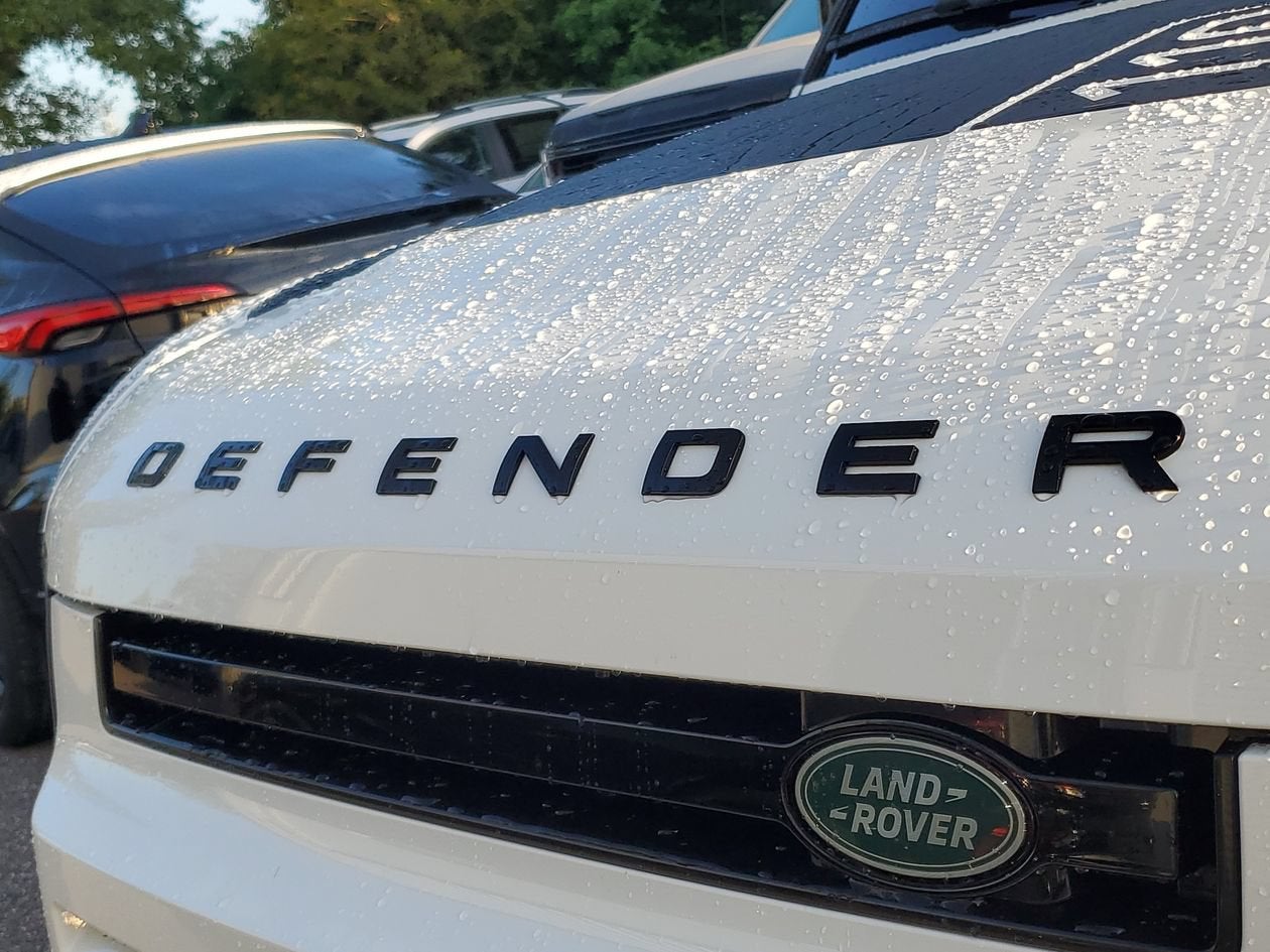 2025 Land Rover Defender X-Dynamic SE