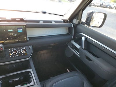 2023 Land Rover Defender 130 X-Dynamic SE