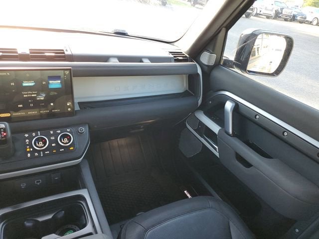 2023 Land Rover Defender 130 X-Dynamic SE