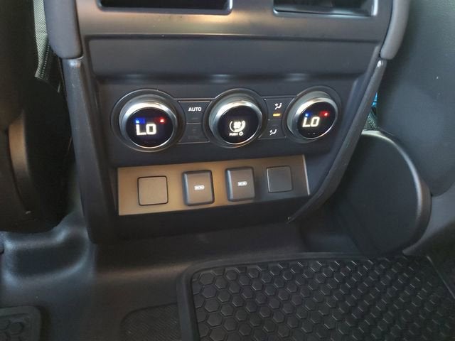 2023 Land Rover Defender 130 X-Dynamic SE