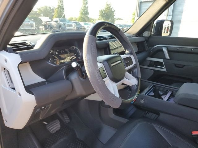 2023 Land Rover Defender 130 X-Dynamic SE
