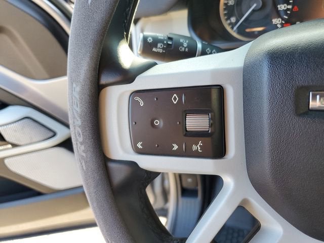 2023 Land Rover Defender 130 X-Dynamic SE