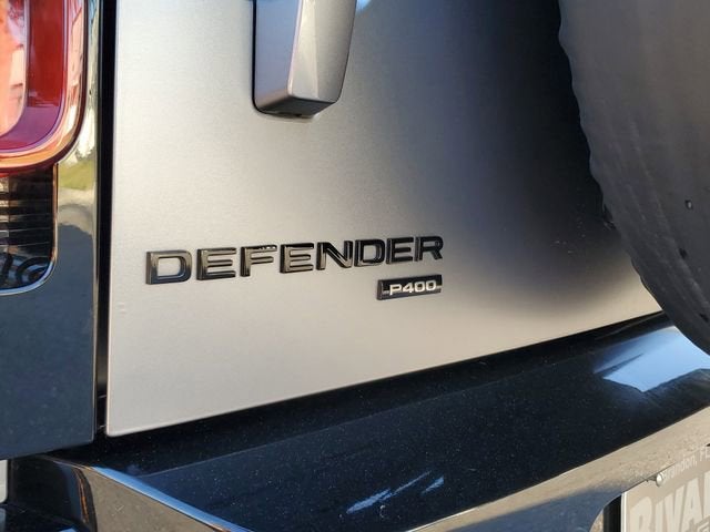 2023 Land Rover Defender 130 X-Dynamic SE