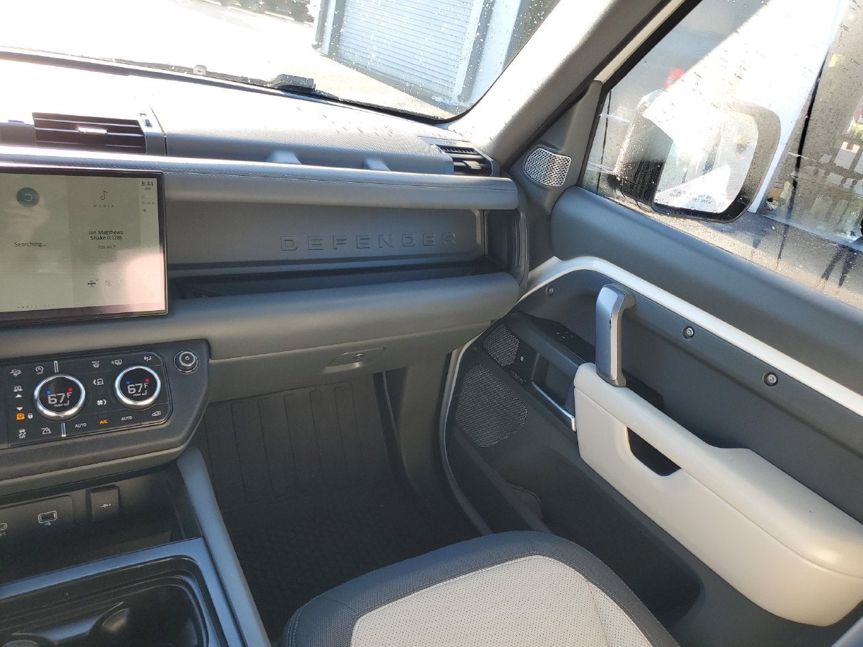 2023 Land Rover Defender X-Dynamic SE