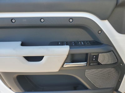 2023 Land Rover Defender X-Dynamic SE