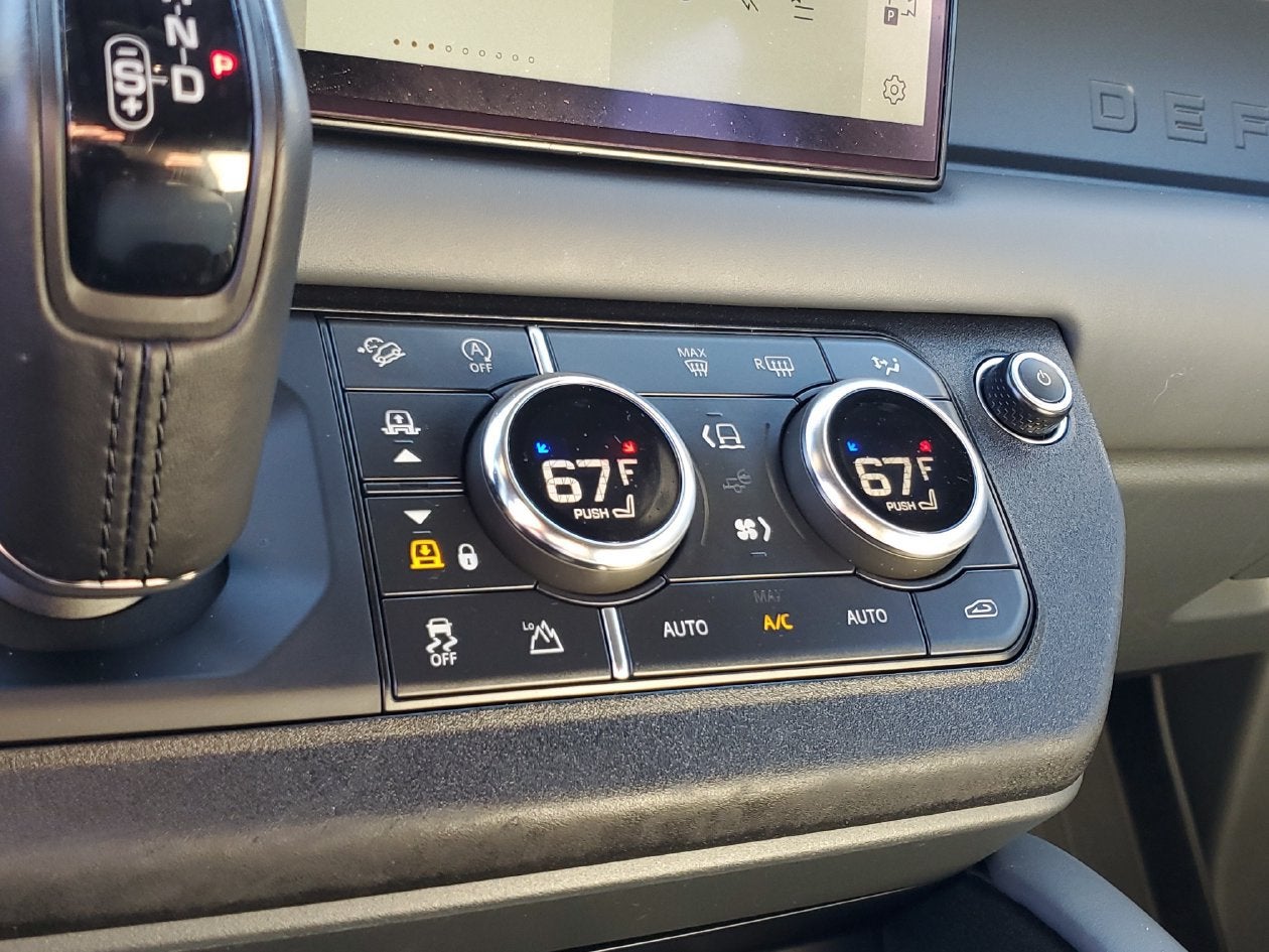 2023 Land Rover Defender X-Dynamic SE