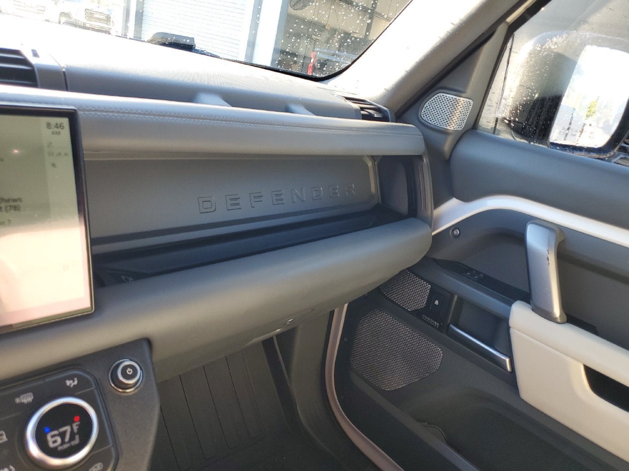 2023 Land Rover Defender X-Dynamic SE