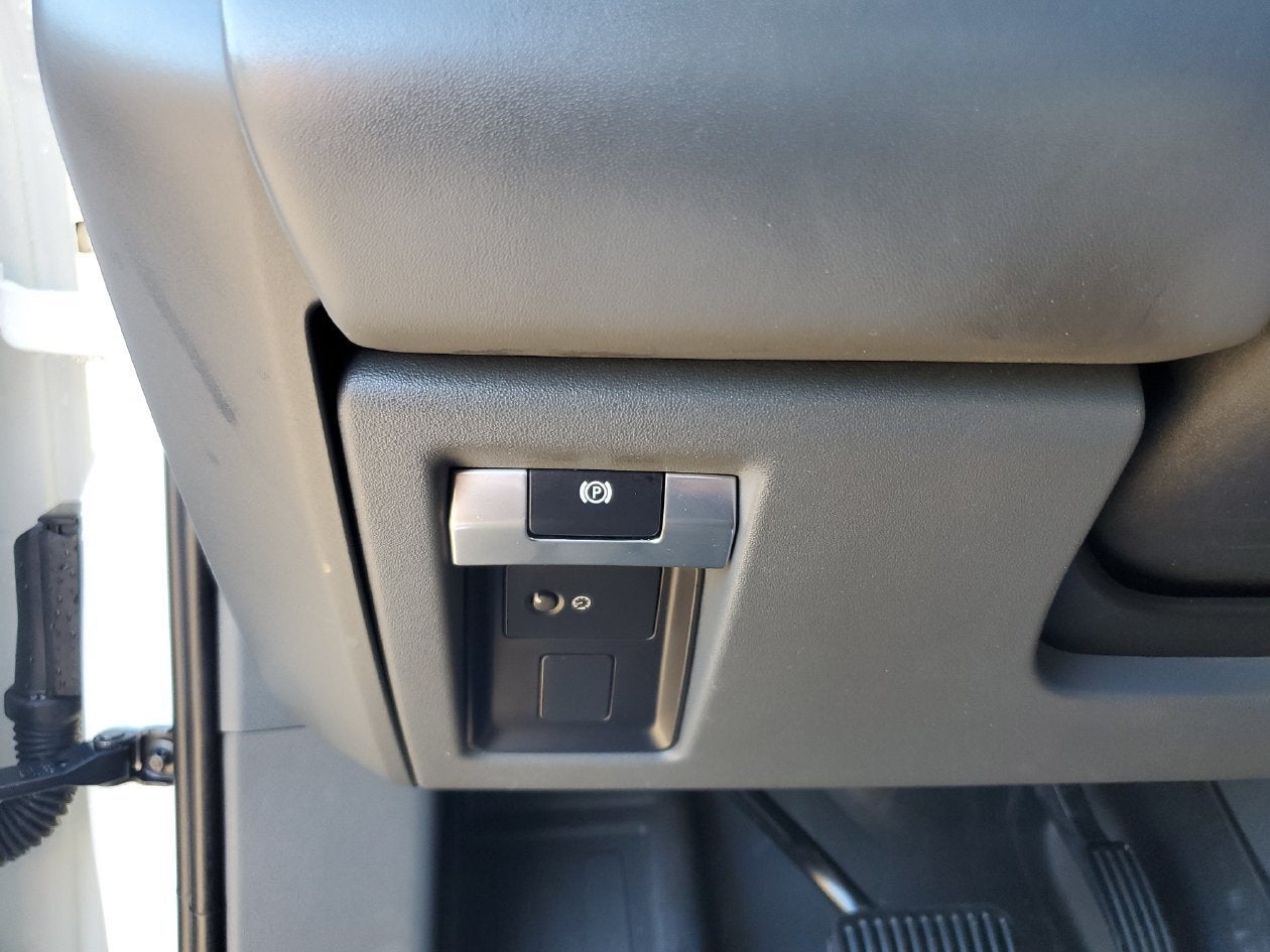 2023 Land Rover Defender X-Dynamic SE