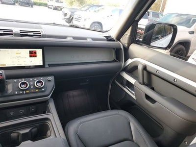 2024 Land Rover Defender 110 P400 S