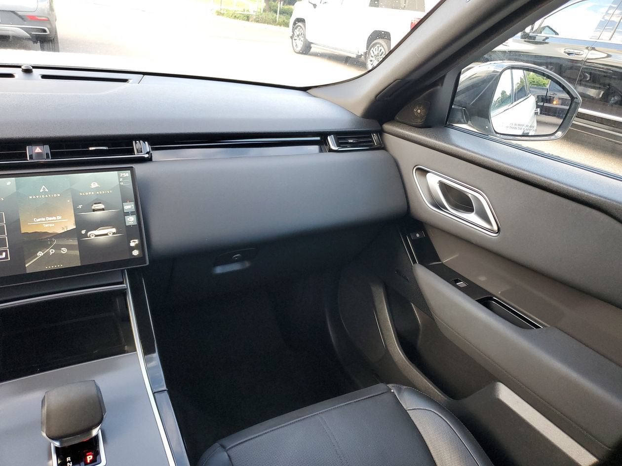 2025 Land Rover Range Rover Velar Dynamic SE