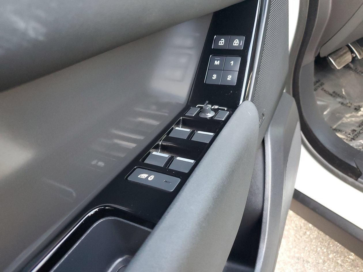 2025 Land Rover Range Rover Velar Dynamic SE