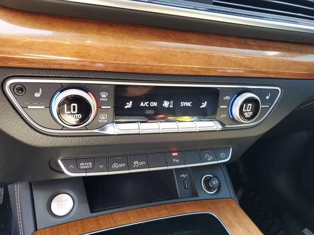 2022 Audi Q5 S line Premium Plus