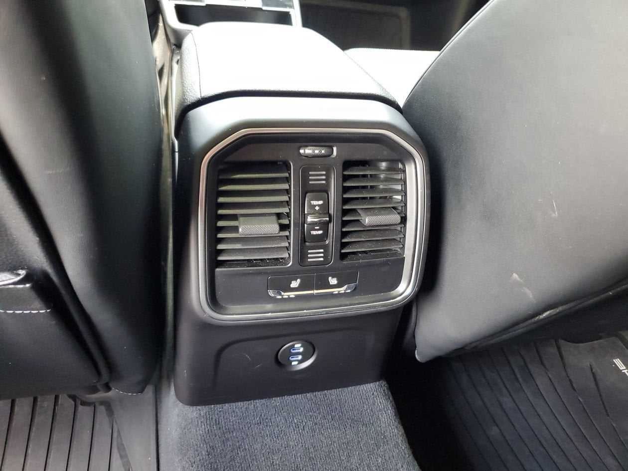 2025 Porsche Macan 4DR AWD