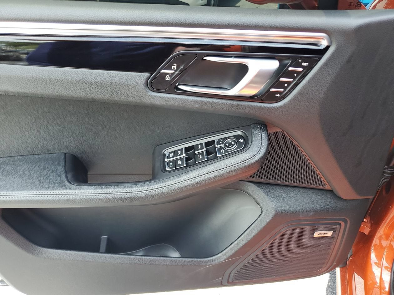 2025 Porsche Macan 4DR AWD