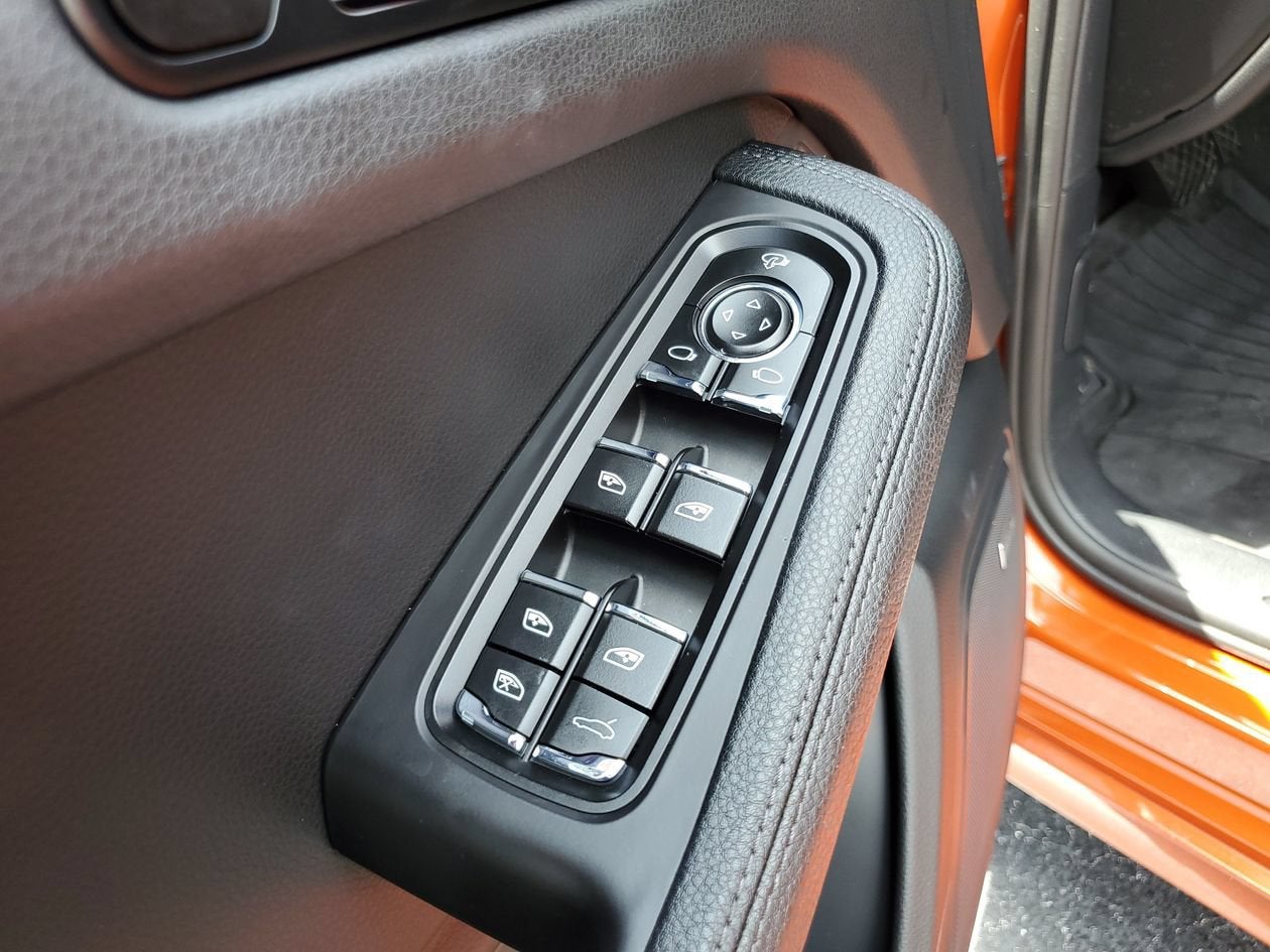 2025 Porsche Macan 4DR AWD