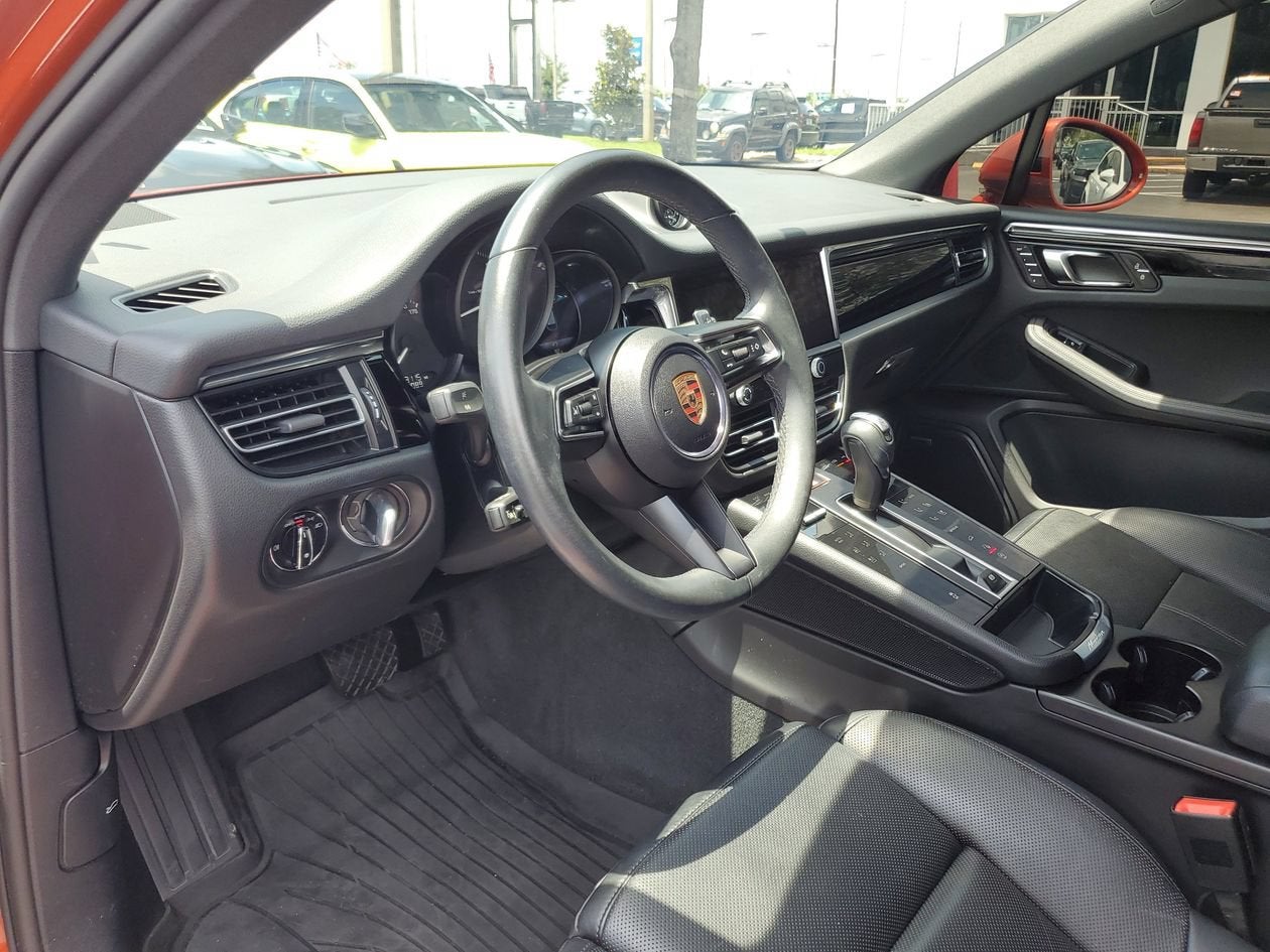 2025 Porsche Macan 4DR AWD